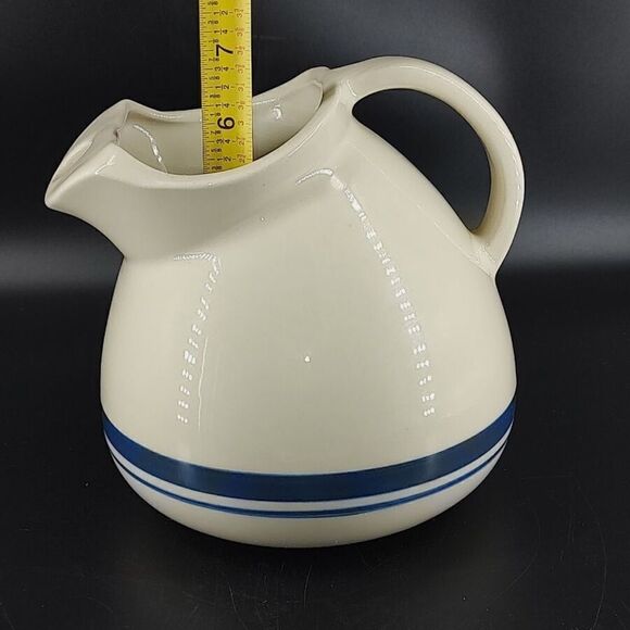 Hard to find Friendship Pottery water pitcher. c: 1973-
1996. Neat ball pitcher. - Picture 6 of 8